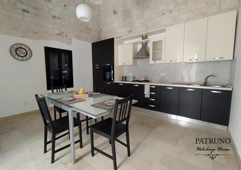 Вилла Patruno Holidays House Кастеллана-Гротте Экстерьер фото